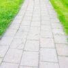 сіра тротуарна плитка фото
