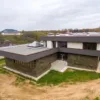 vdmostka-navkolo-suchasnogo-privatnogo-budinku